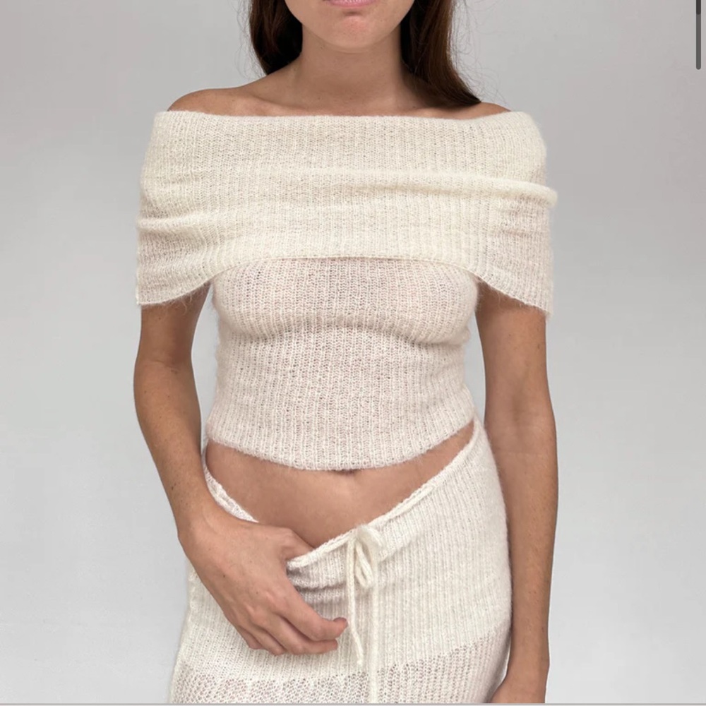 Gimaguas knit off the shoulder top